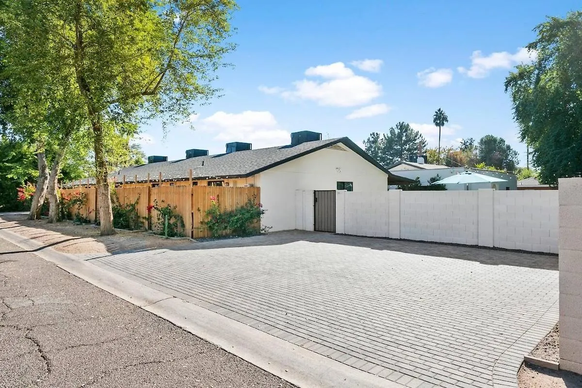 Holiday home Phoenix Gem Near Old Town