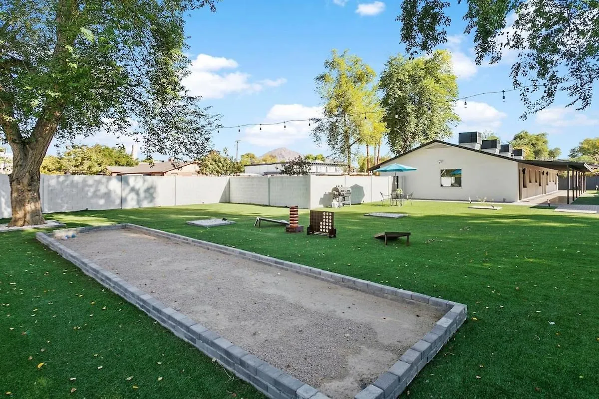 Phoenix Gem Near Old Town 0*,  United States