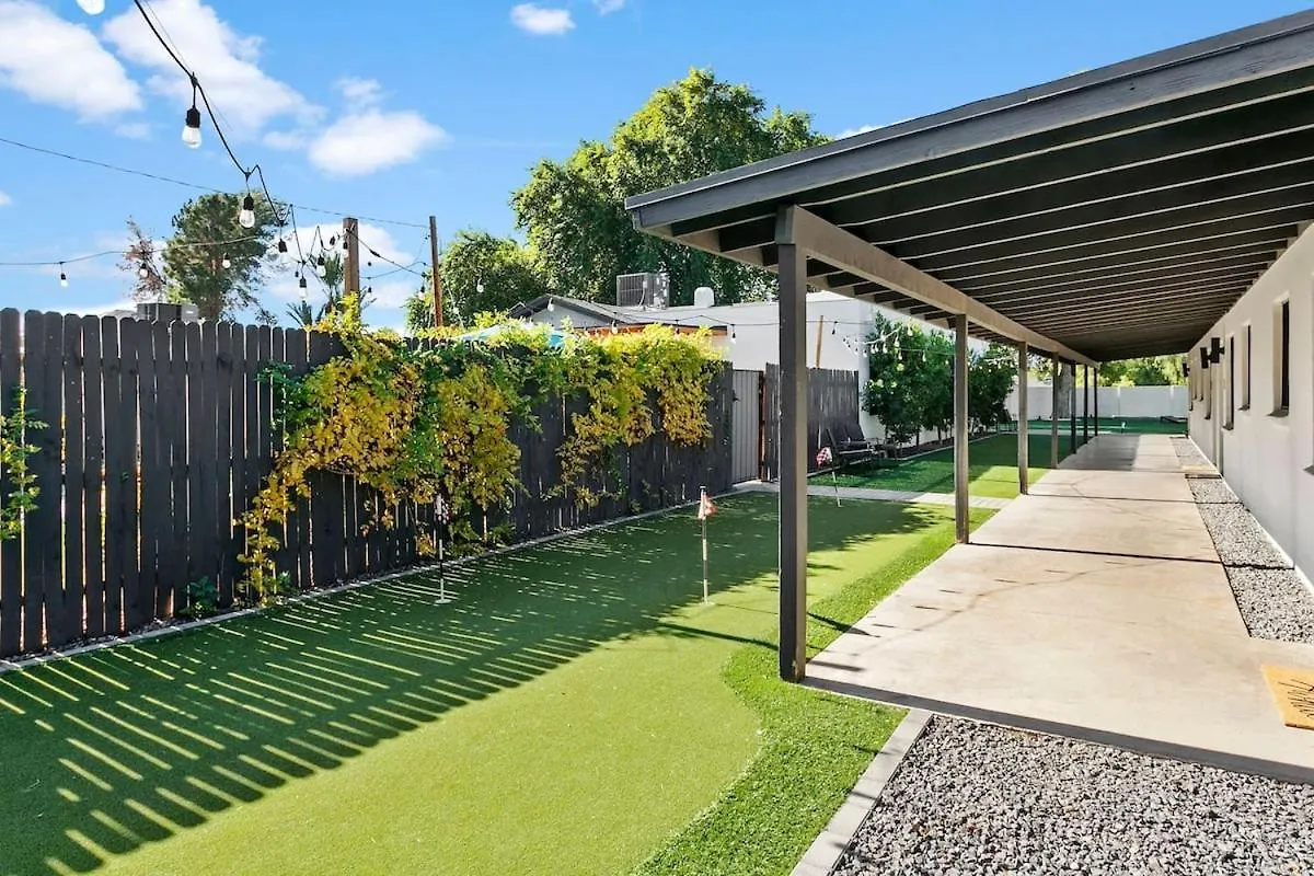 Phoenix Gem Near Old Town Holiday home