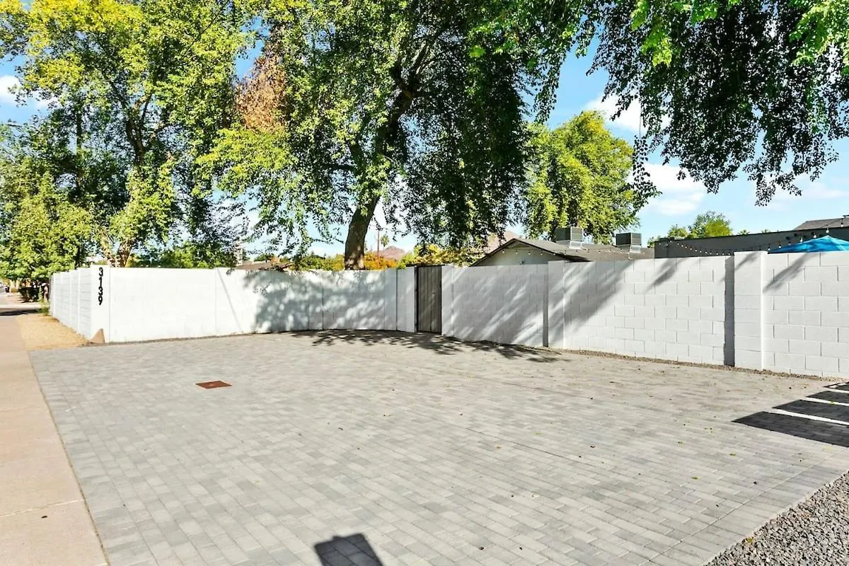 Phoenix Gem Near Old Town 0*,