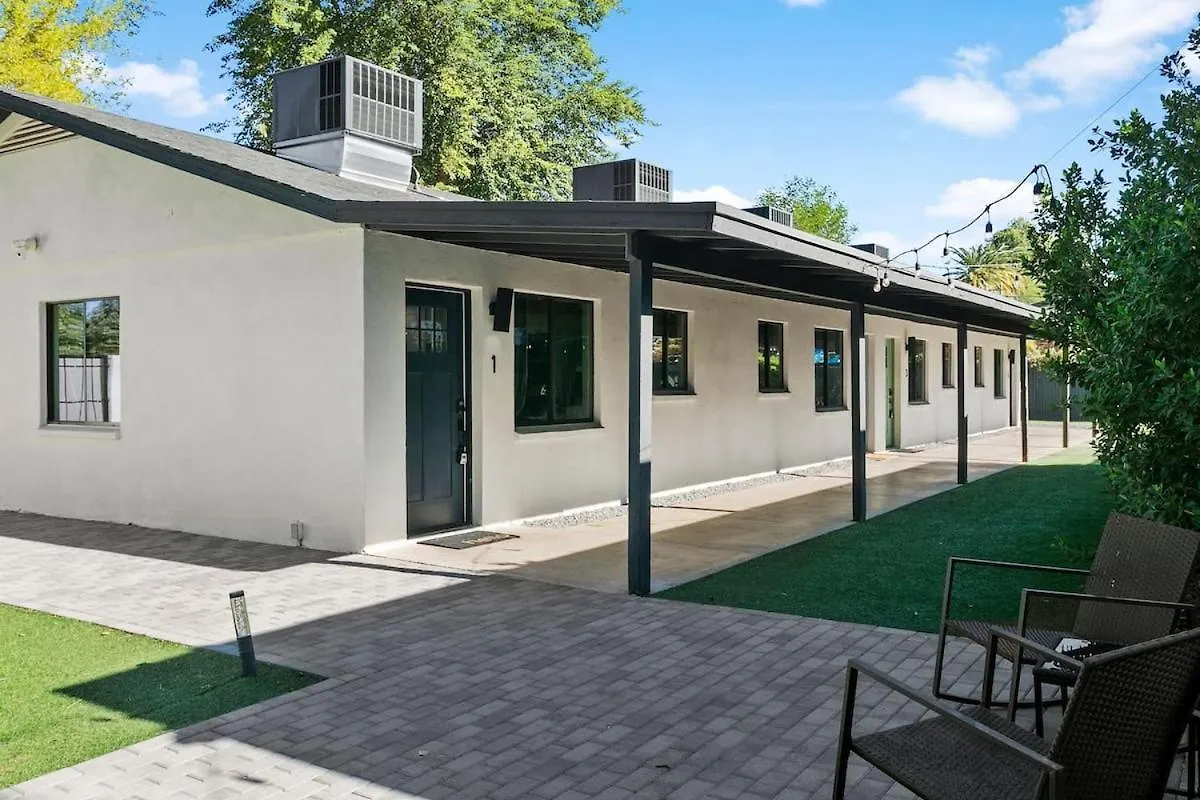 Phoenix Gem Near Old Town Holiday home