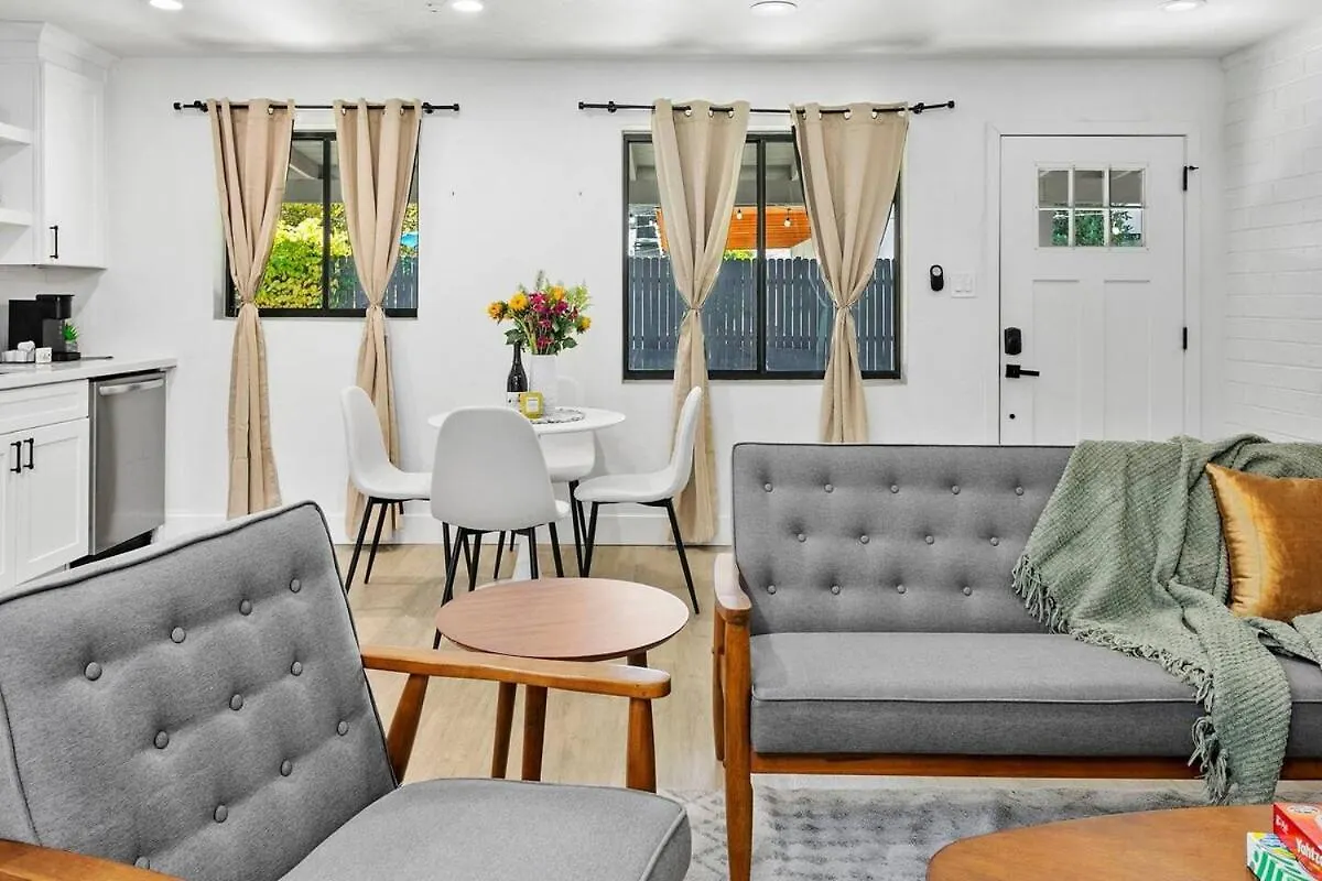 Holiday home Phoenix Gem Near Old Town