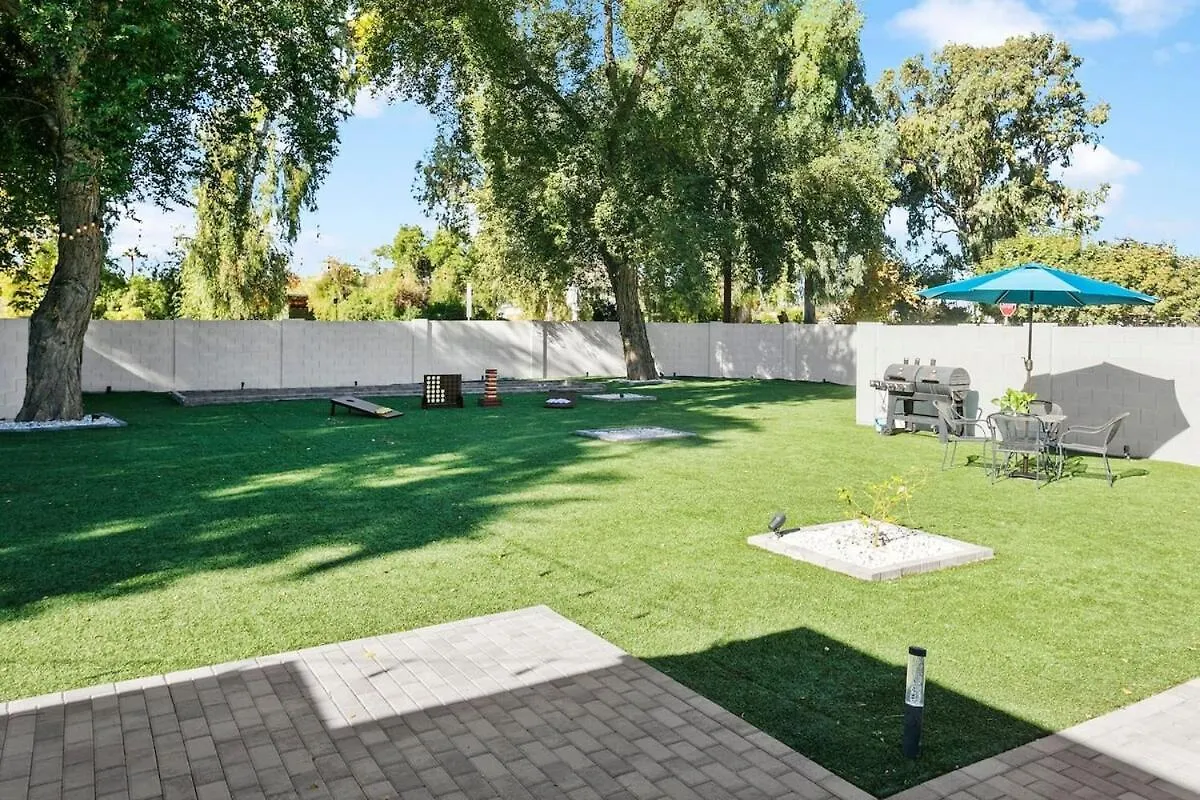 Phoenix Gem Near Old Town 0*,  United States